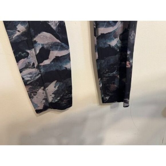 Lululemon Camouflage Leggings Black/Bluish/Gray Size 6 - Picture 5 of 16